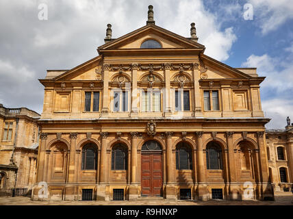 Die Fassade der Sheldonian Theatre, die jetzt für Musik Erwägungsgründe verwendet wird, Vorträge, Konferenzen, und für verschiedene Zeremonien von der Universität stattfinden. O Stockfoto