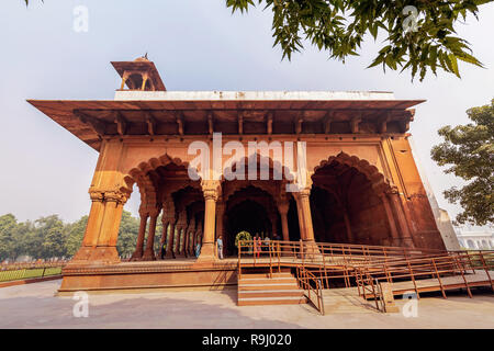 Red Fort in Delhi Innenarchitektur Struktur der mittelalterlichen Diwan-i-Aam auch als die Halle der Öffentlichkeit bekannt. Stockfoto