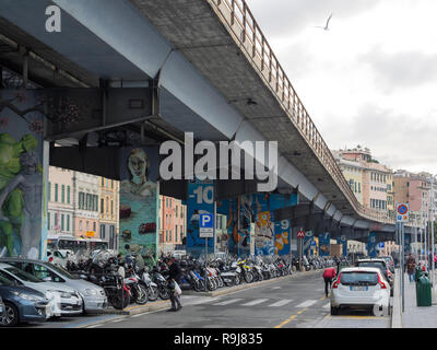 Genua (Genova) Italien Dezember 21, 2018: Genua's berühmten erhöhte Straße opraelevata Aldo Moro' Blick von oben Stockfoto