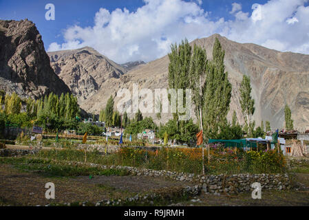 Die Karakorum Berge über Turtuk, Ladakh, Indien Stockfoto