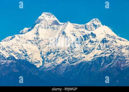 Nanda Devi und Nanda Khat Himalayan Peaks in Nahansicht von binsar Uttarakhand Indien. Stockfoto