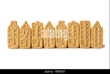 Reihe von Butter Cookies in der Form des holländischen Grachtenhäusern auf weißem Hintergrund Stockfoto