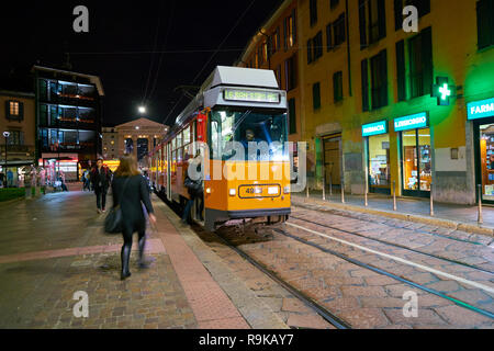 Mailand, Italien - ca. November 2017: Straßenbahn in der Stadt Mailand. Stockfoto