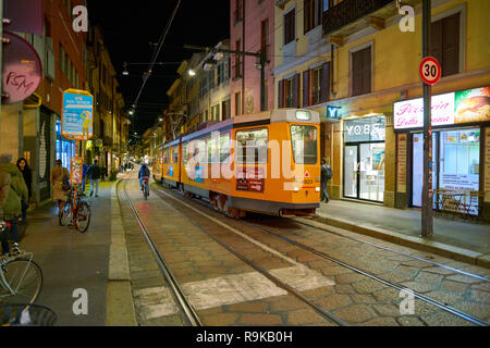 Mailand, Italien - ca. November 2017: Straßenbahn in der Stadt Mailand. Stockfoto