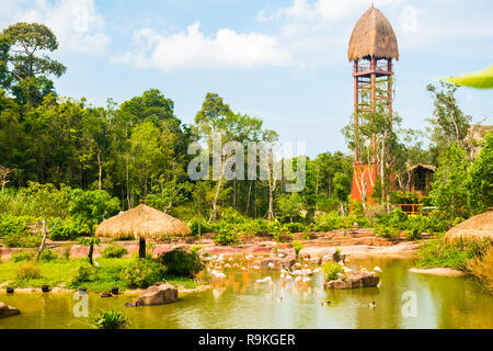 Größte zoologische Park in Vietnam - Phu Quoc Vinpearl Safari Park mit exotischen Flora und Fauna, Phu Quoc in Vietnam. Stockfoto