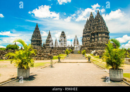 Alte mystische alte hinduistische Prambanan Tempel in der Nähe von Yogyakarta auf der Insel Java in Indonesien Stockfoto