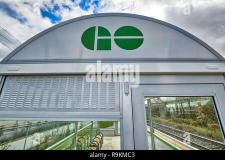 Toronto, Kanada - 20 November, 2018: Bahnhöfe, eine regionale öffentliche Verkehrsmittel, das die größere Golden Horseshoe Region von Ontario Stockfoto