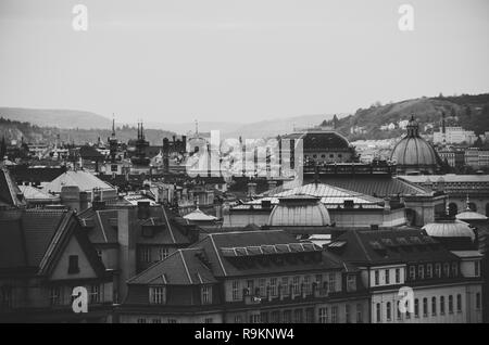 PRAG, TSCHECHISCHE REPUBLIK - 26. oktober 2018: Blick über die Stadt mit 100 Türmen Stockfoto