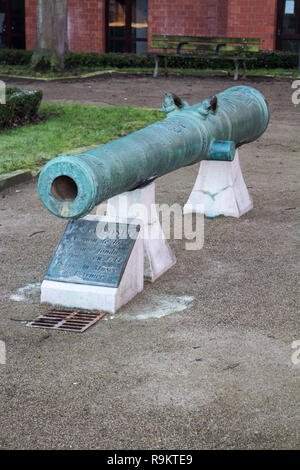 Douai (Hauts-de-France): Fonderie de Canones (Cannon Foundry) 1667-1867: La Furibonde (wütend) 16 "Cannon datiert 1744 ausgerüstet durch Béranger Stockfoto