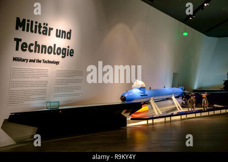 Impressionen aus dem Inneren der Deutschen Militärhistorisches Museum Dresden, Deutschland im Januar 2018. Stockfoto