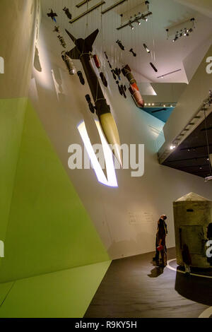 Impressionen aus dem Inneren der Deutschen Militärhistorisches Museum Dresden, Deutschland im Januar 2018. Stockfoto