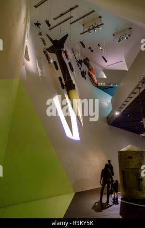 Impressionen aus dem Inneren der Deutschen Militärhistorisches Museum Dresden, Deutschland im Januar 2018. Stockfoto