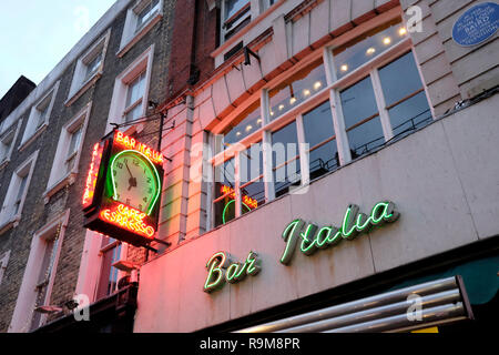 Eine Nahaufnahme von Bar Italia, Soho, London Stockfoto