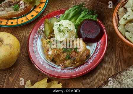 Andesteg, Dänische weihnachten Entenbraten, hausgemachte Küche, Traditionelle verschiedene Gerichte, Ansicht von oben. Stockfoto