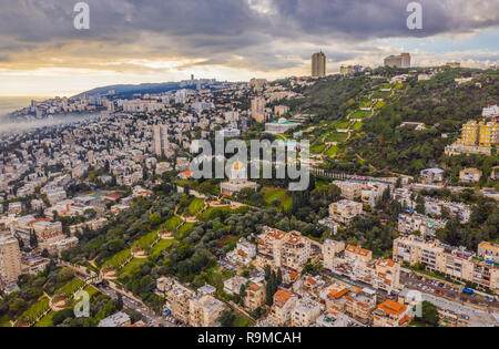 Haifa Bahai-gärten während Weihnachten Antenne Stockfoto