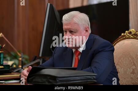 Moskau, Russland. 25. Dezember 2018. Ein nur Russland Parteichef Sergej Mironow bei einem Treffen mit Präsident Wladimir Putin im Kreml Dezember 25, 2018 in Moskau, Russland. Credit: Planetpix/Alamy leben Nachrichten Stockfoto