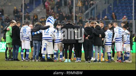 Duisburg, Deutschland. 23 Dez, 2018. firo: 23.12.2018 Fußball, 2.Bundesliga, Saison 2018/2019 MSV Duisburg - SG Dynamo Dresden Endrunde des MSV Duisburg nach dem Spiel | Verwendung der weltweiten Kredit: dpa/Alamy leben Nachrichten Stockfoto