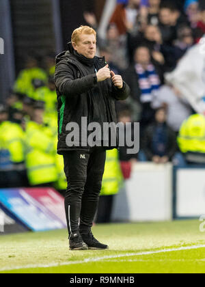 Das Ibrox Stadium, Glasgow, UK. 26 Dez, 2018. Ladbrokes Premiership Fußball, Rangers gegen Hibernian; Neil Lennon Hibernian Manager Credit: Aktion plus Sport/Alamy leben Nachrichten Stockfoto