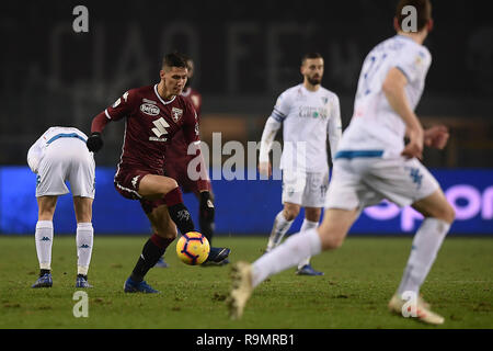 Turin, Italien. 26 Dez, 2018. Nella Foto: Lukic Foto LaPresse - Fabio Ferrari am 26 November, 2018 Turin, Italien Sport Fussball EXKLUSIVE TORINO FC Turin vs Empoli - Italienische Fußball-Liga einen TIM 2018/2019 - Olimpico Grande Torino Stadion. In der Pic: Lukic Credit: LaPresse/Alamy leben Nachrichten Stockfoto