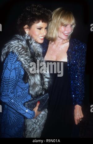 Raquel Welch Sally Kellerman Undatiertes Foto von John Barrett/PHOTOlink Stockfoto