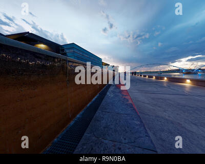 Tempe Town Lake in der Dämmerung Stockfoto