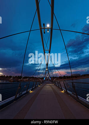 Tempe Town Lake in der Dämmerung Stockfoto