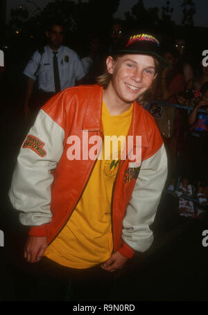 SANTA ANA, Ca - 12. Juni: Schauspieler Austin O'Brien besucht Werbe Party für "Last Action Hero" am 12. Juni 1993 im Planet Hollywood in Santa Ana, Kalifornien. Foto von Barry King/Alamy Stock Foto Stockfoto