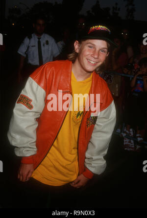 SANTA ANA, Ca - 12. Juni: Schauspieler Austin O'Brien besucht Werbe Party für "Last Action Hero" am 12. Juni 1993 im Planet Hollywood in Santa Ana, Kalifornien. Foto von Barry King/Alamy Stock Foto Stockfoto