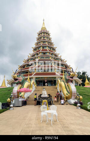 Chiang Rai Tempel - Wat Huay Pla Kang Tempel Komplex mit 9-stöckige Pagode Stockfoto