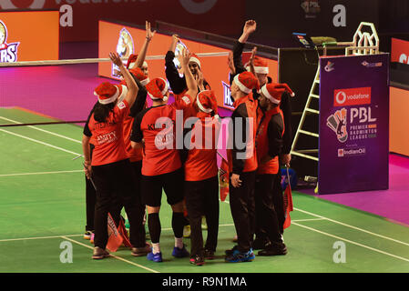 Hyderabad, Indien. 25 Dez, 2018. Die Spieler sind in Hyderabad Hunter vs Chennai Smashers Eröffnung Riegel in Vodafone Premier Badminton Liga 4 an Indoor Stadium Gachibowli Hyderabad. Credit: Varun Kumar Mukhia/Pacific Press/Alamy leben Nachrichten Stockfoto