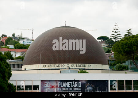 Lissabon, Portugal - Juni 3, 2016: Planetarium Calouste Gulbenkian 1963 erbaut Stockfoto