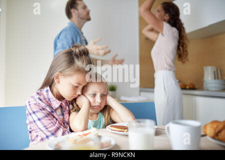 Traurig für die Eltern Stockfoto