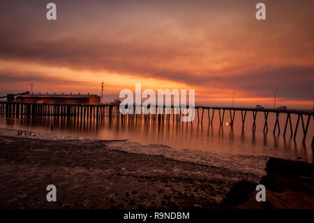 Derby Wharf. Auf King Sound befindet, Derby hat den höchsten Gezeiten in Australien, mit dem Höhepunkt der Unterschied zwischen Ebbe und Flut bis 11,8 m Stockfoto