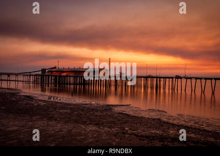 Derby Wharf. Auf King Sound befindet, Derby hat den höchsten Gezeiten in Australien, mit dem Höhepunkt der Unterschied zwischen Ebbe und Flut bis 11,8 m Stockfoto