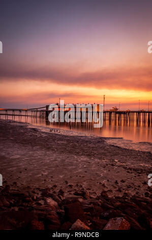 Derby Wharf. Auf King Sound befindet, Derby hat den höchsten Gezeiten in Australien, mit dem Höhepunkt der Unterschied zwischen Ebbe und Flut bis 11,8 m Stockfoto