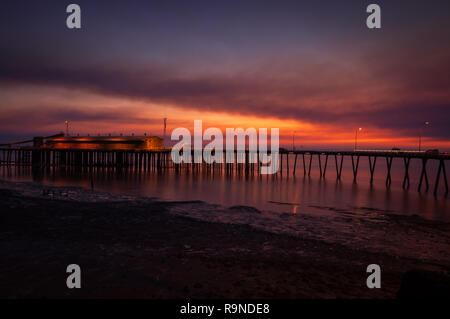Derby Wharf. Auf King Sound befindet, Derby hat den höchsten Gezeiten in Australien, mit dem Höhepunkt der Unterschied zwischen Ebbe und Flut bis 11,8 m Stockfoto