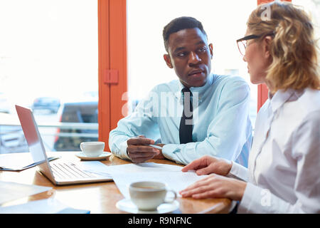 Diskussionen über neue Vertrag Stockfoto