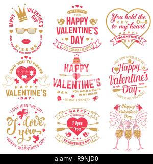 Satz von Happy Valentines Day anmelden. Stempel, Aufkleber, Karte mit Schlüssel, Vogel, Amur, Pfeil, Herzen. Vektor. Vintage Typografie Design für Einladungen, Valentines Tag romantische Feier Emblem im Retro-Stil. Stock Vektor