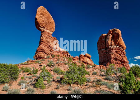 Balanced Rock im Arches National Park, Moab, Utah, USA, Nordamerika Stockfoto