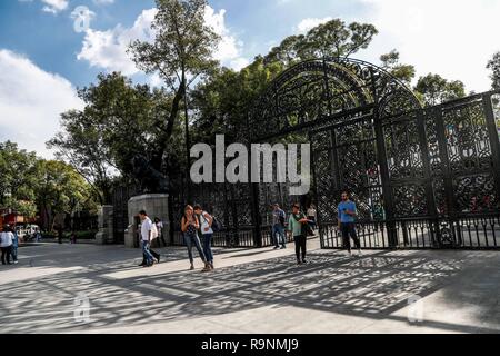 Chapultepec Wald Grills und Reform von Gebäuden. Städtische Park in der Stadt Mexiko. (Foto: Luis Gutierrez/NortePhoto.com) Chapultepec Stockfoto