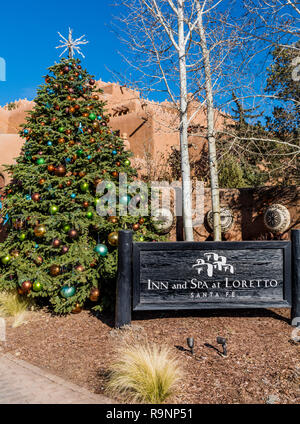 Inn and Spa at Loretto zu Weihnachten, Santa Fe, New Mexico, USA Stockfoto