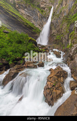 Gössnitz/Gößnitz Wasserfall/Goessnitz Wasserfall in der Nähe von Heiligenblut am Großglockner, Nationalpark Hohe Tauern, Österreichischen Alpen, Kärnten / Kärnten, Österreich Stockfoto