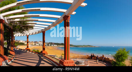 Piquio Garten und Sardinero Strand im Sommer. Santander, Biscaya, Kantabrien, Nordspanien, Europa. Stockfoto