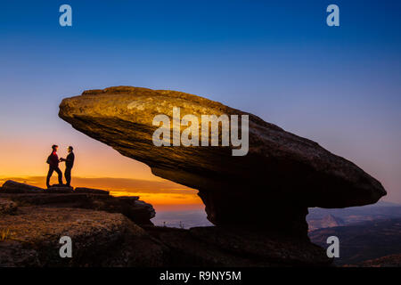 Torcal de Antequera in der Dämmerung, Erosion arbeiten an Jurassic Kalksteine, Provinz Málaga. Andalusien, Südspanien Europa. Stockfoto