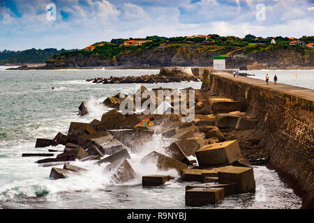 Pier von Socoa Hafen, Baskenland. Urrugne, Departement Pyrénées-Atlantiques, Region Aquitanien. Im Südwesten von Frankreich. Stockfoto