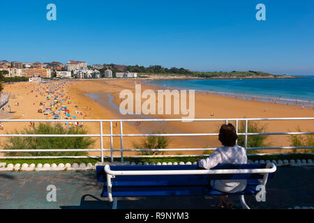 Piquio Garten und Sardinero Strand im Sommer. Santander, Biscaya, Kantabrien, Nordspanien, Europa. Stockfoto