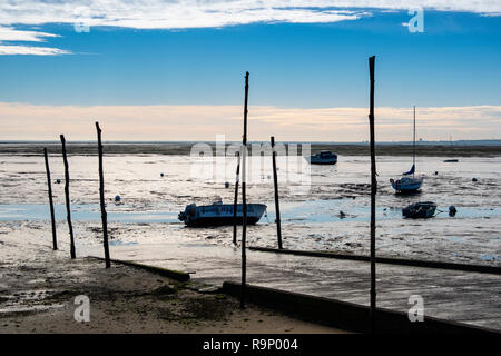 Strand. Die austernzucht, Bucht von Arcachon. Bassin d'Arcachon. Lège-Cap-Ferret, Gironde. Region Aquitanien. Frankreich Europa. Stockfoto