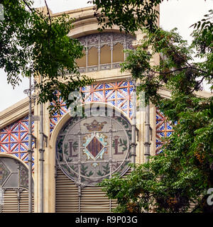 VALENCIA, SPANIEN - 24. MAI 2018: Das prunkvolle Äußere des Central Market (Mercado Central) Stockfoto