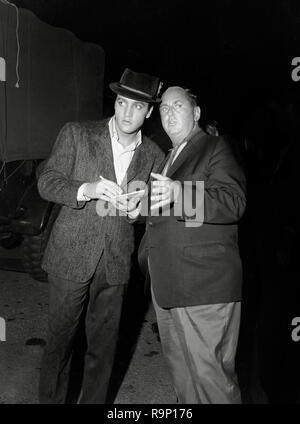 Elvis Presley, (Manager) Colonel Tom Parker, ca. 1962 Datei Referenz # 33635 691 THA Stockfoto