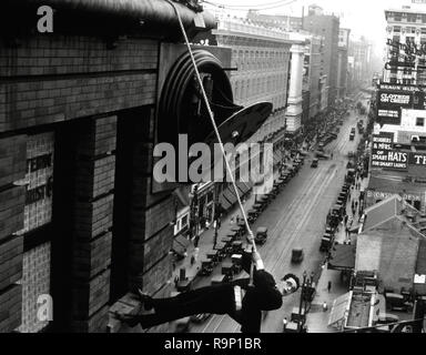 Harold Lloyd, "Safety Last" (1923) Pathe Exchange File Reference # 33635 810 CPC Stockfoto